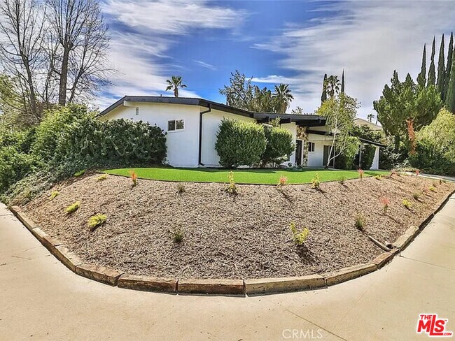 Building Photo - 23540 Kivik St