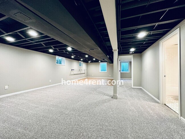 Building Photo - Updated Ranch Style Home in Prairie Villag...