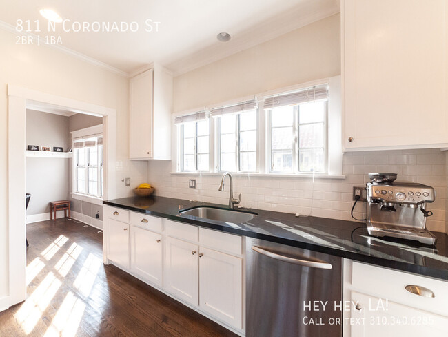 Building Photo - 811 N Coronado St