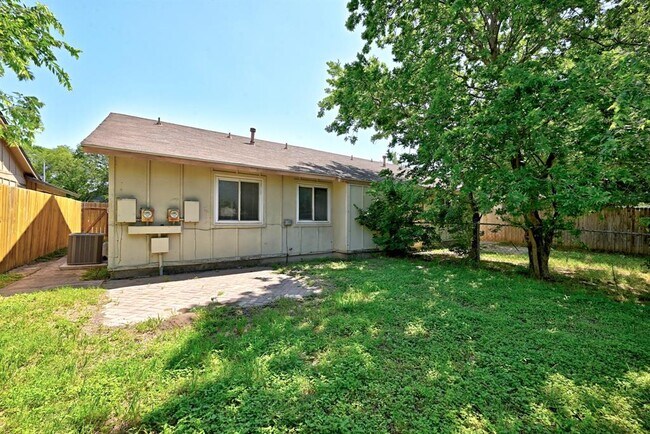 Building Photo - 10604 Lanshire Dr
