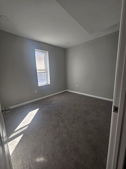 Building Photo - 2212 N 6th St