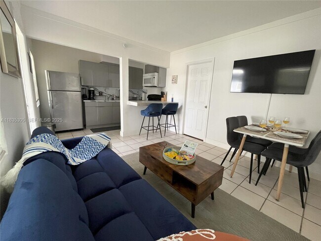 Building Photo - 1040 SW 28th St