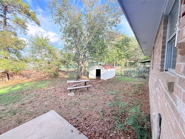 Building Photo - 208 Laurie Ln