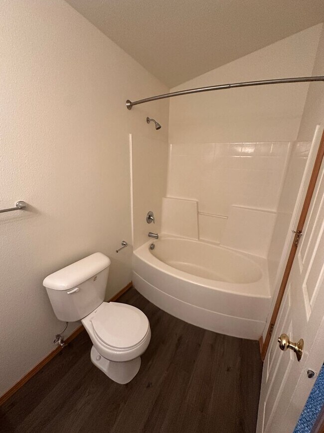 Building Photo - 7820 Three Rivers Dr
