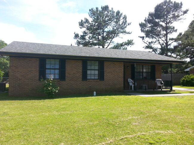 Primary Photo - CASTLE HAYNE - Walnut Hills Area - 3 Bedro...