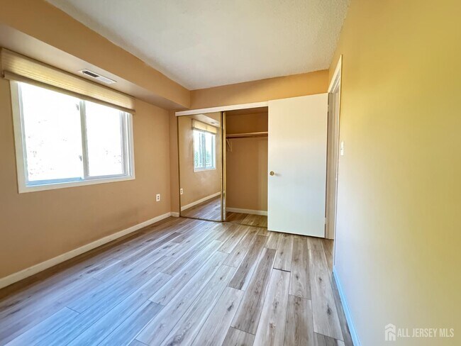 Building Photo - 2015 Aspen Dr