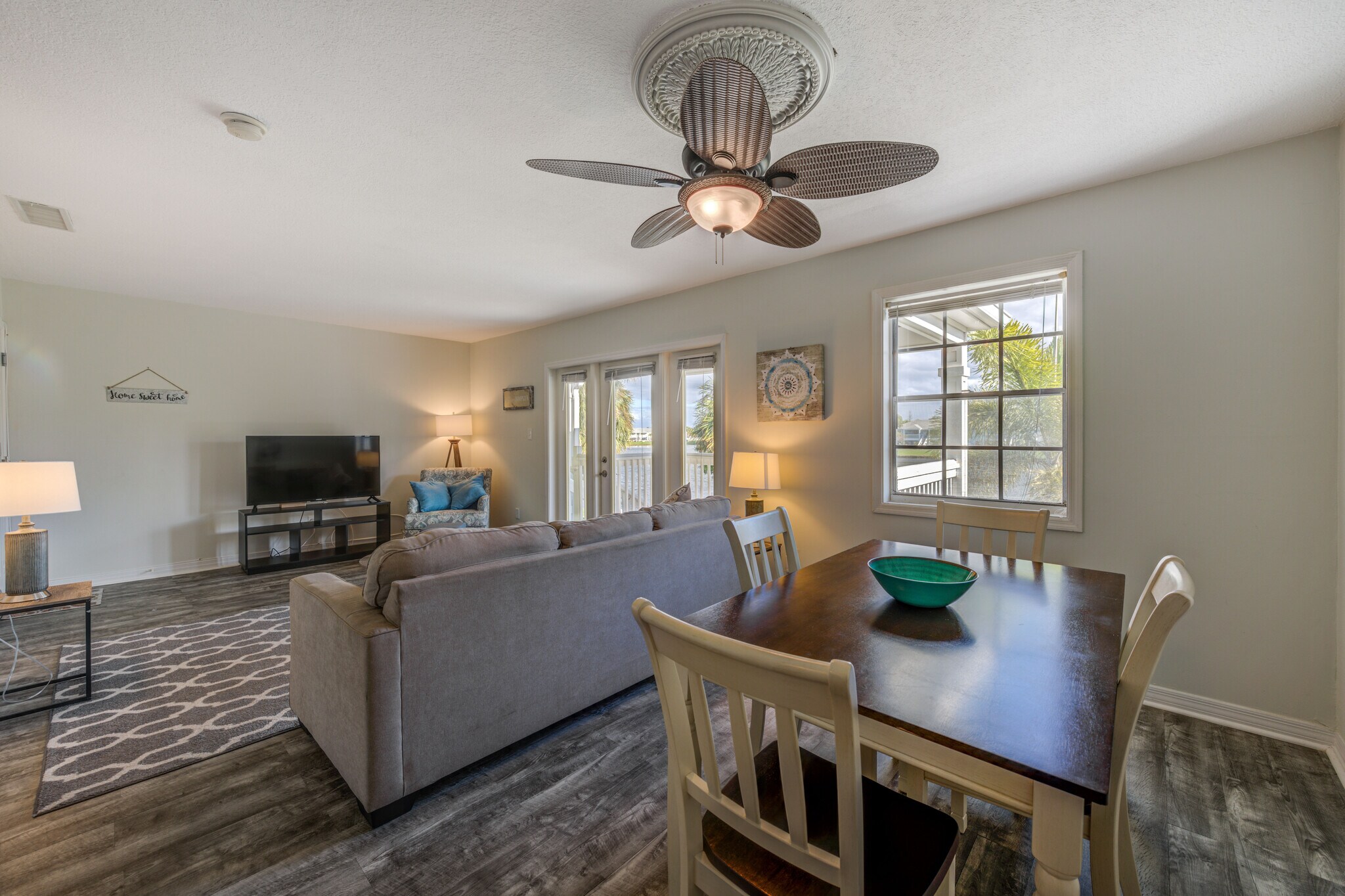 Living room 3 - 122 Pompano Dr SE