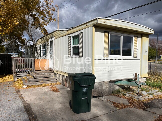 Primary Photo - 925 Wilson Ave