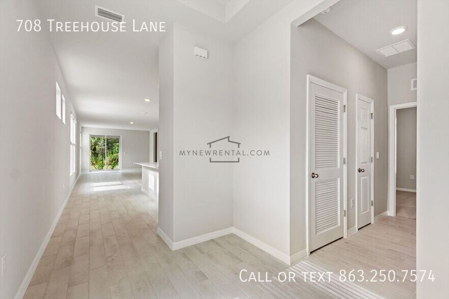Building Photo - 708 Treehouse Ln