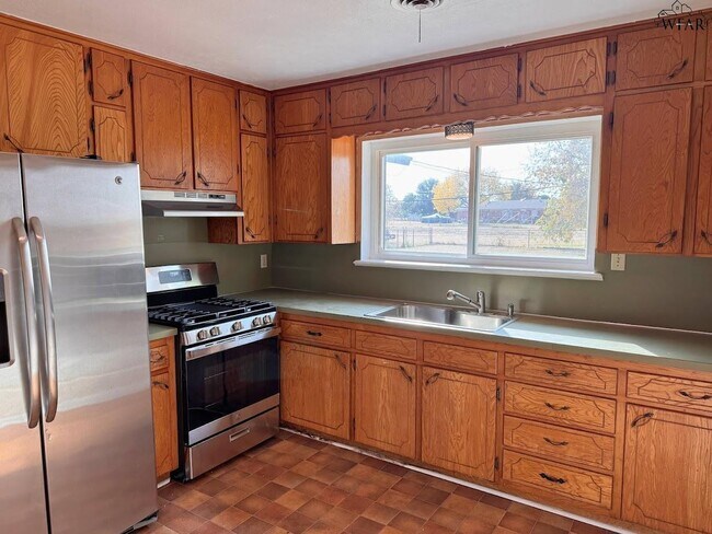 Building Photo - 1827 Eden Ln