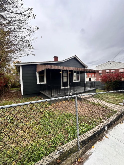 Building Photo - 165 Highland Ave