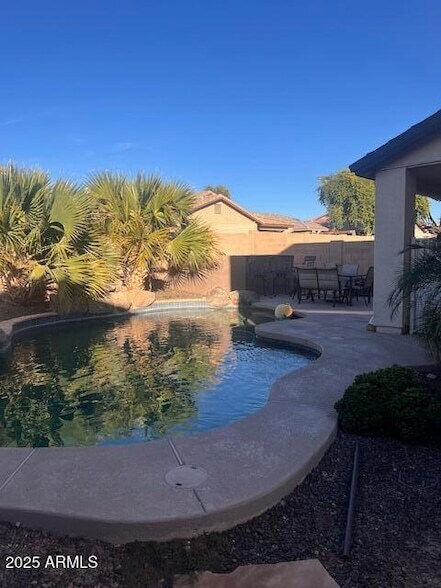 Building Photo - 14874 W Columbine Dr