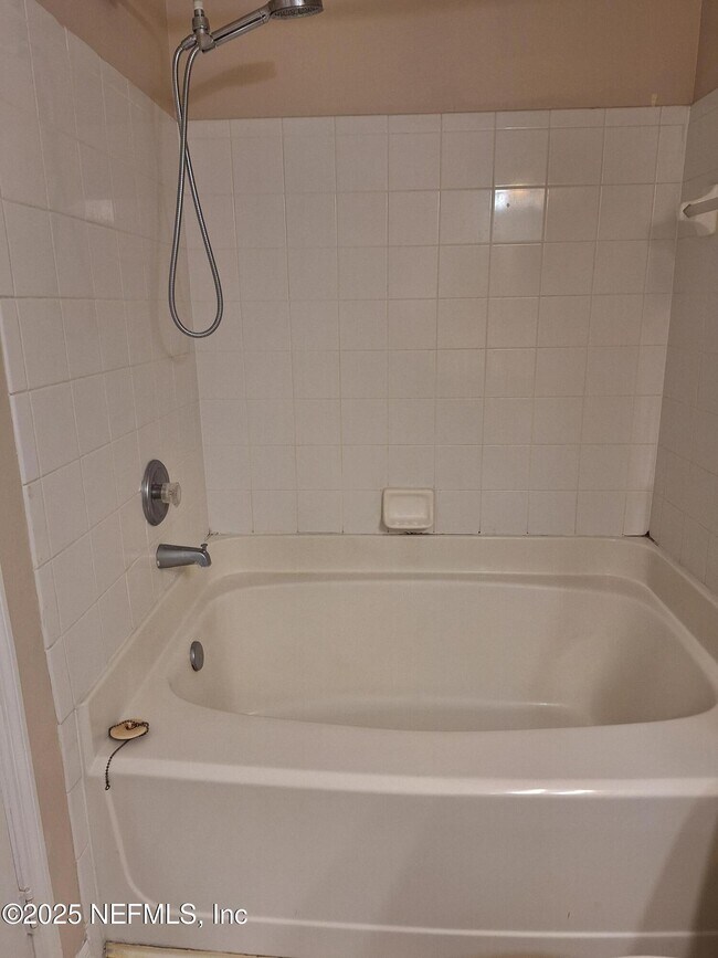 Building Photo - 7800 Point Meadows Dr