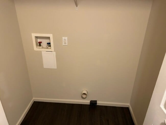 Building Photo - Womelsdorf