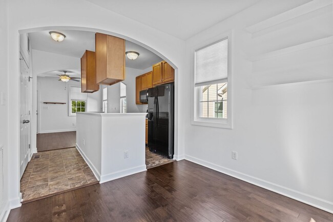 Building Photo - Gorgeous 3 Bedroom Home in Downtown Raleig...