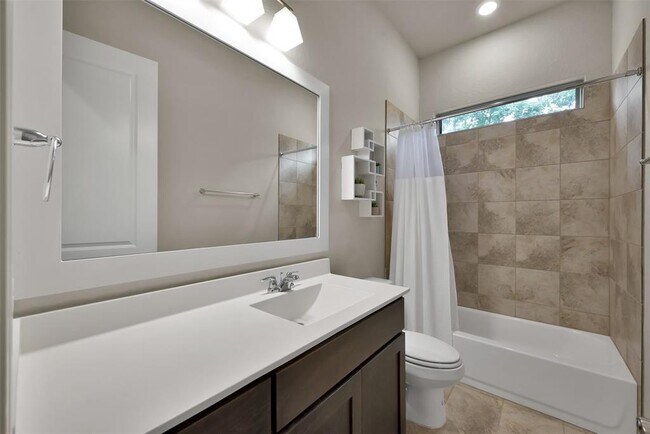 Building Photo - 4205 Grand Oaks Wind