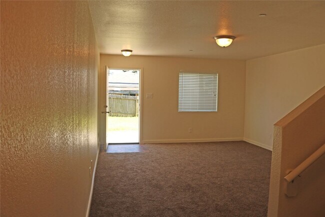 Building Photo - 10535 Mills Rd