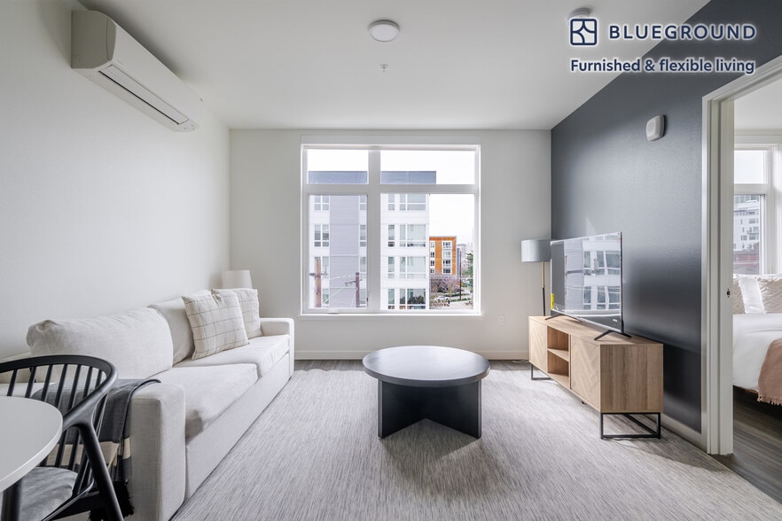 Primary Photo - 1000 E Yesler Wy