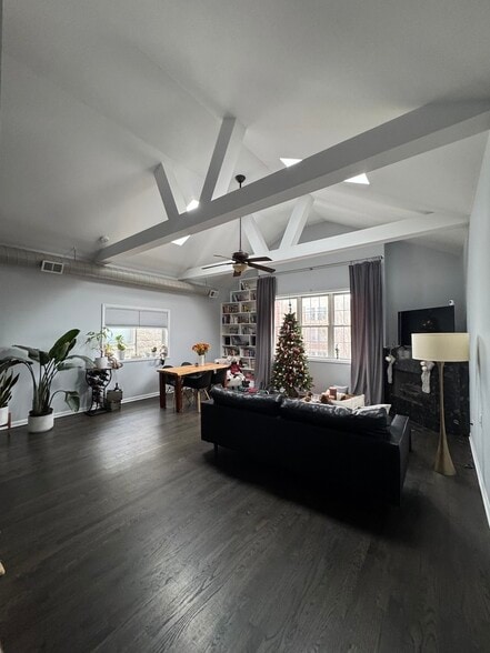 Building Photo - 2315 W Harrison St