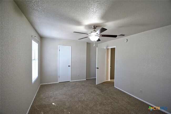 Building Photo - 1024 Mission Dr