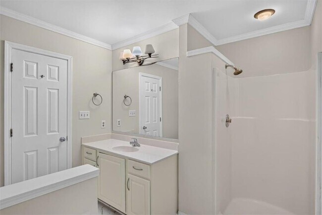 Building Photo - 115 Hubbard Dr