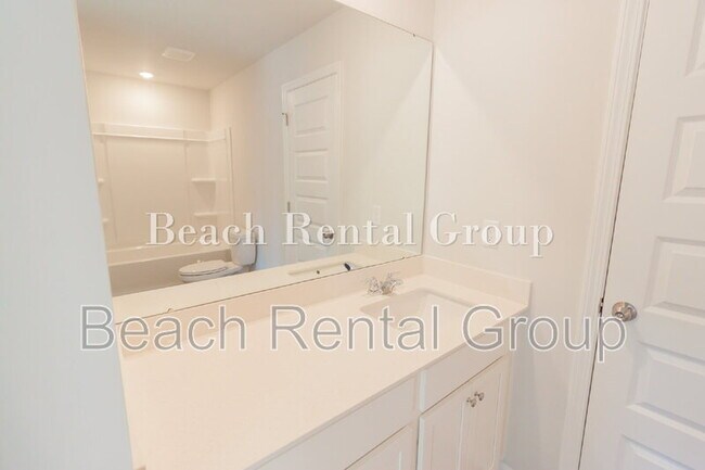 Building Photo - 1375 Speedway St