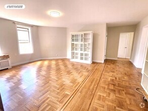 Building Photo - 3900 Greystone Ave