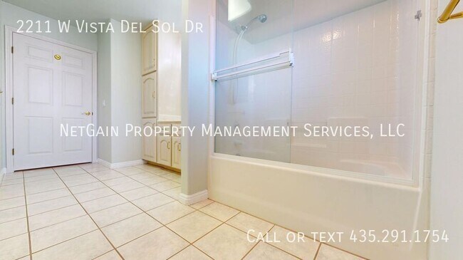 Building Photo - 2211 W Vista Del Sol Dr