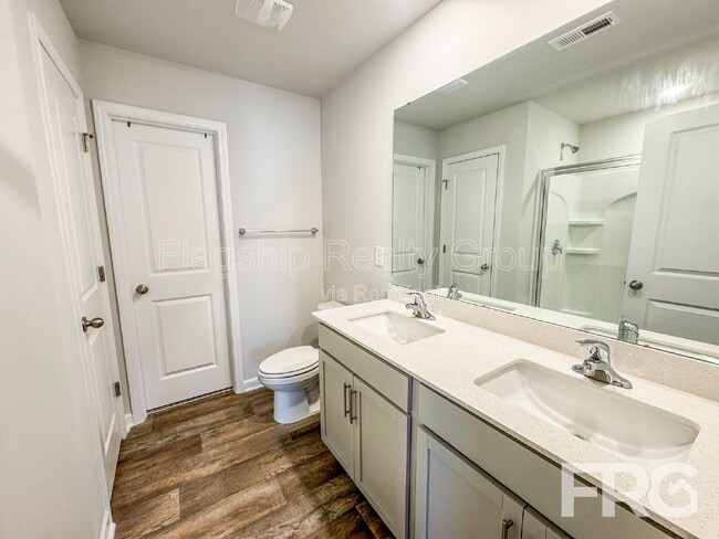 Building Photo - 1313 Riverstone Dr