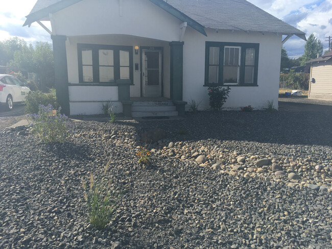 Building Photo - Charming 2 bedroom house in Selah!