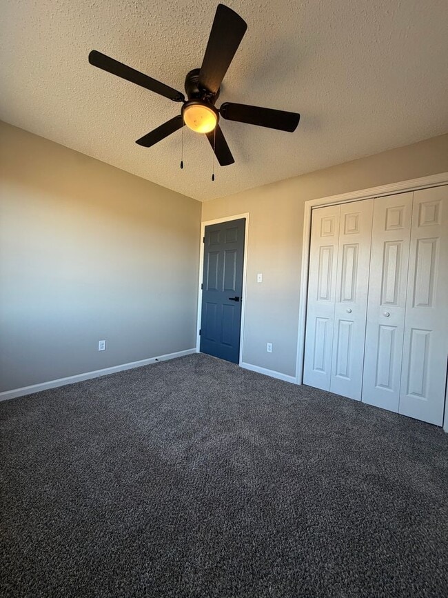 Building Photo - 3 bed | 2.5 bath | 2,630 sq ft