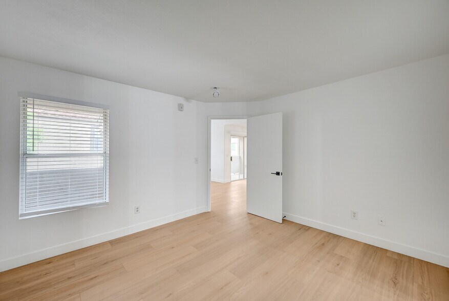 Building Photo - 2300 E Silverado Ranch Blvd