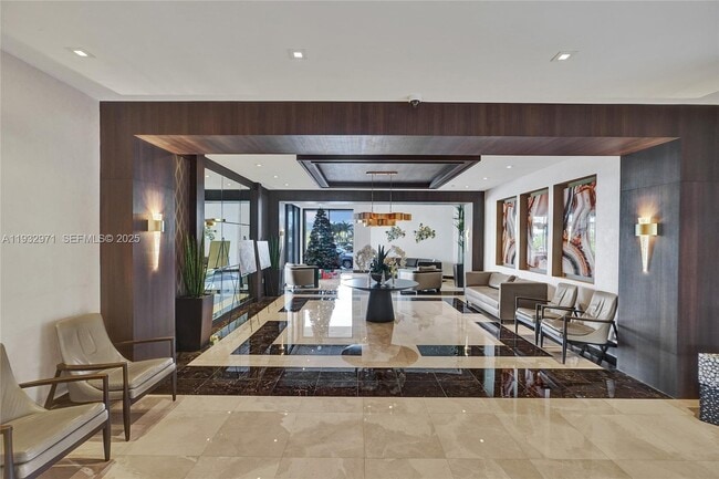 Building Photo - 20515 E Country Club Dr