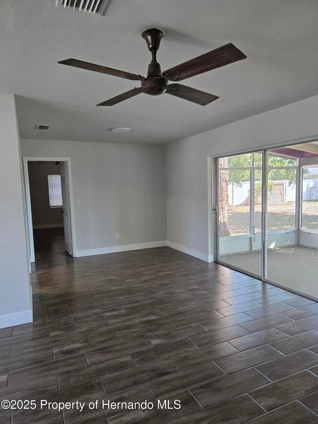 Building Photo - 1049 Barlow Ct