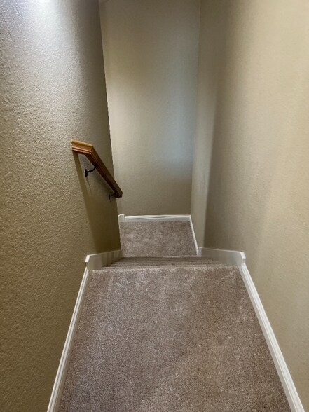 Building Photo - 907 Dart Ct