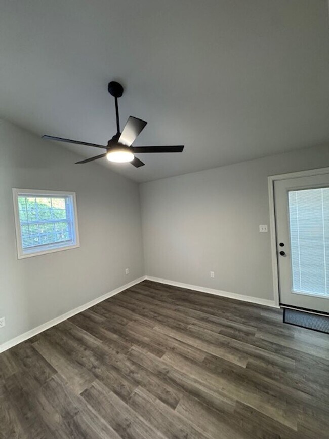 Building Photo - 2 Bedroom, 2 Bathroom Home- Cedar Lake, IN