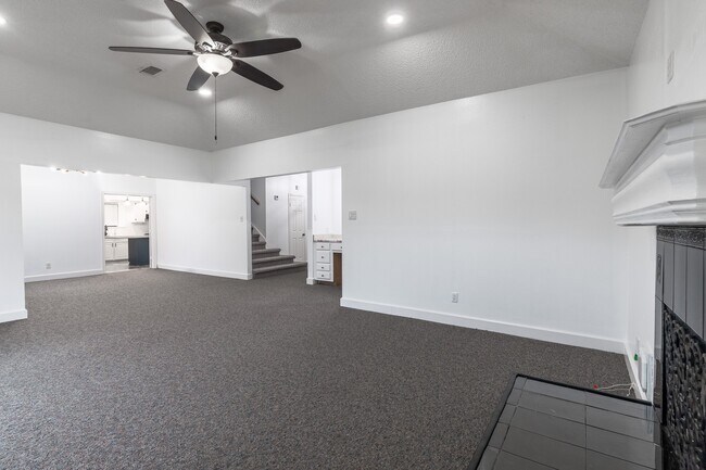 Building Photo - 19102 Lookout Mountain Ln
