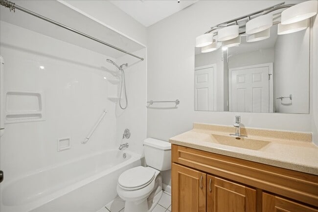 Building Photo - 532 Inverrary Ln