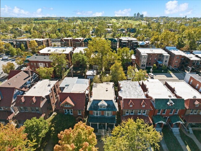 Building Photo - 6114 Waterman Blvd