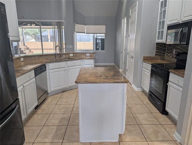 Building Photo - 20438 Maxim Pkwy