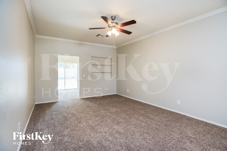 Building Photo - 991 E Desert Moon Trail
