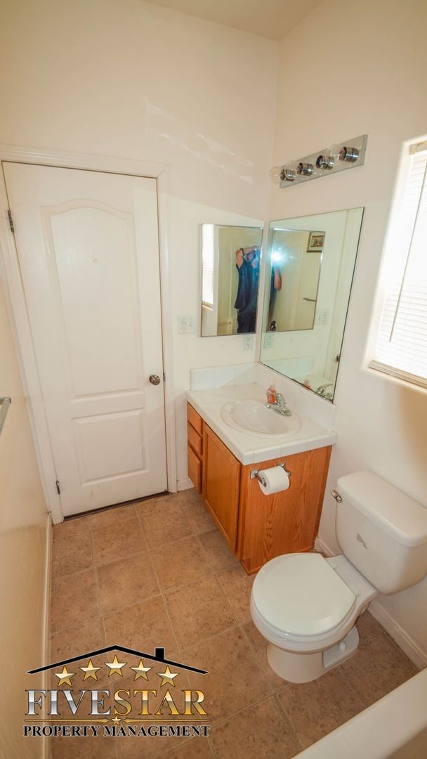 Building Photo - 1733 Pyxis St
