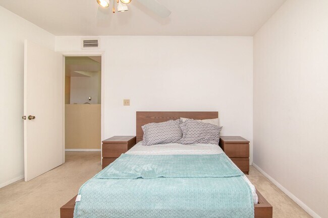 Building Photo - Cozy 1 Bed/ 1 Bath Condo for rent @ Blosso...