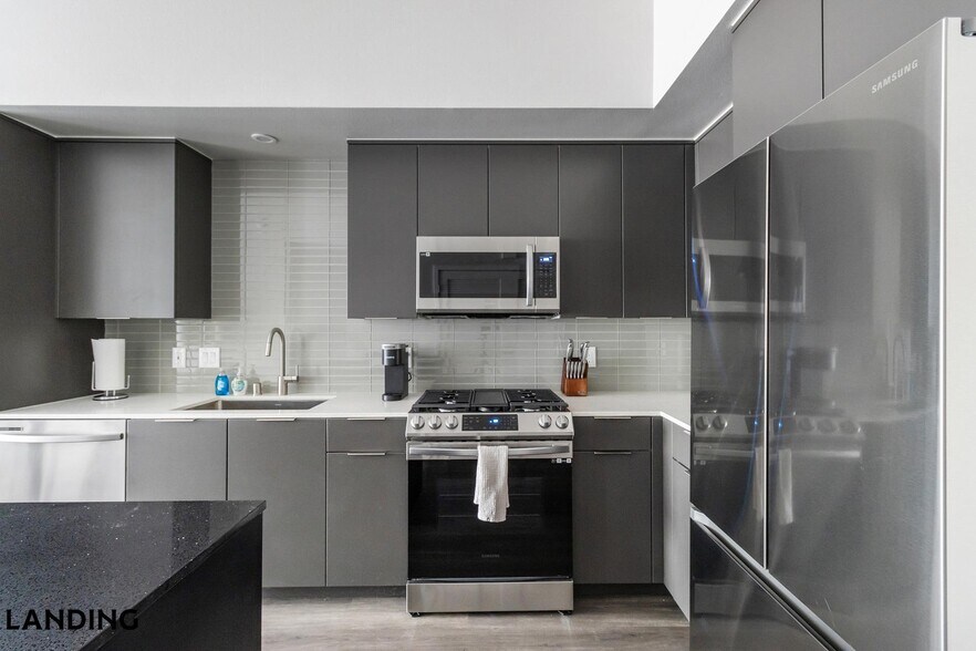 Building Photo - 2060 Experience Ave