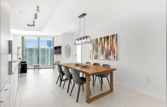 Building Photo - 501 NE 31st St