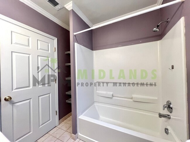 Building Photo - 3425 Manor Ave