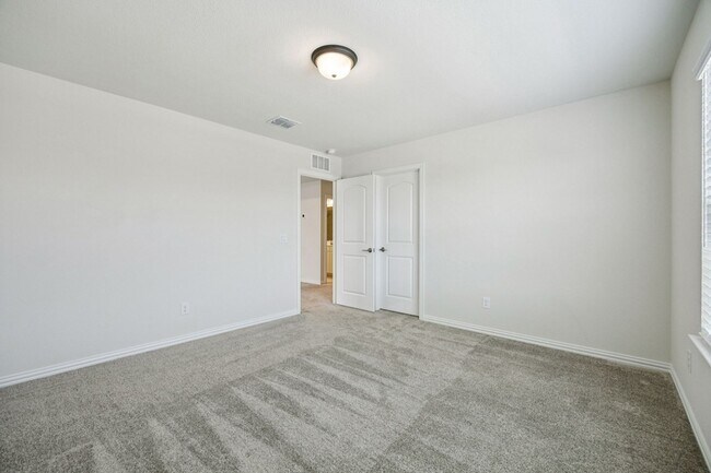 Building Photo - 2412 Rooster Ln
