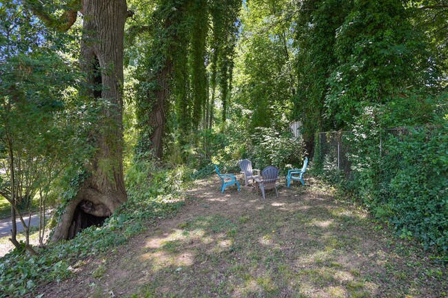 Building Photo - 1278 Adair St SW