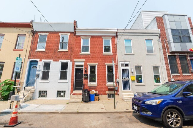 Building Photo - Two Bedroom Point Breeze Townhouse