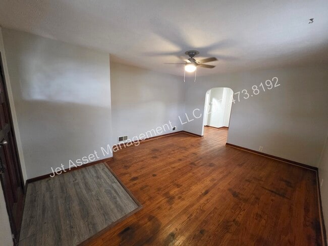 Building Photo - 3 bed house for RENT